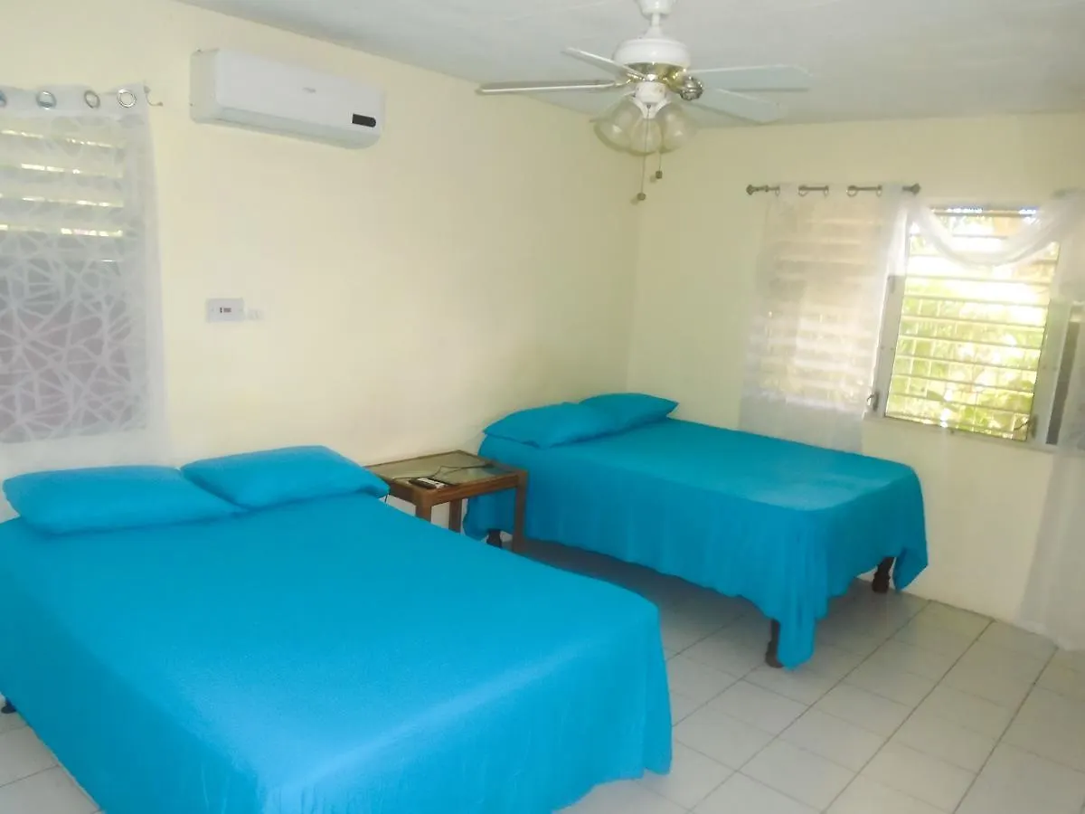 **  Saint Maryʼs Sunrise Villa Guest House ג'מייקה