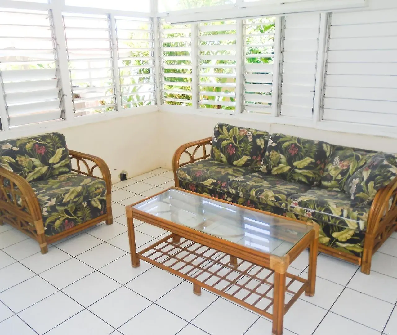 Saint Maryʼs Sunrise Villa Guest House